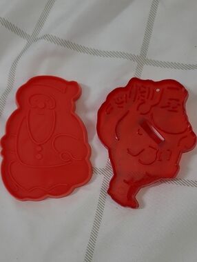 Vintage Red Santa Cookie Cutters - Set of 2 ♻️ 5/$10 ♻️